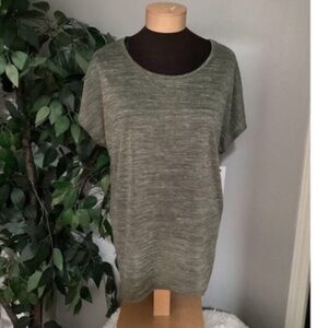 Apt 9 short dolman sleeve tee Woman’s XL 
Crewneck crochet back NWT